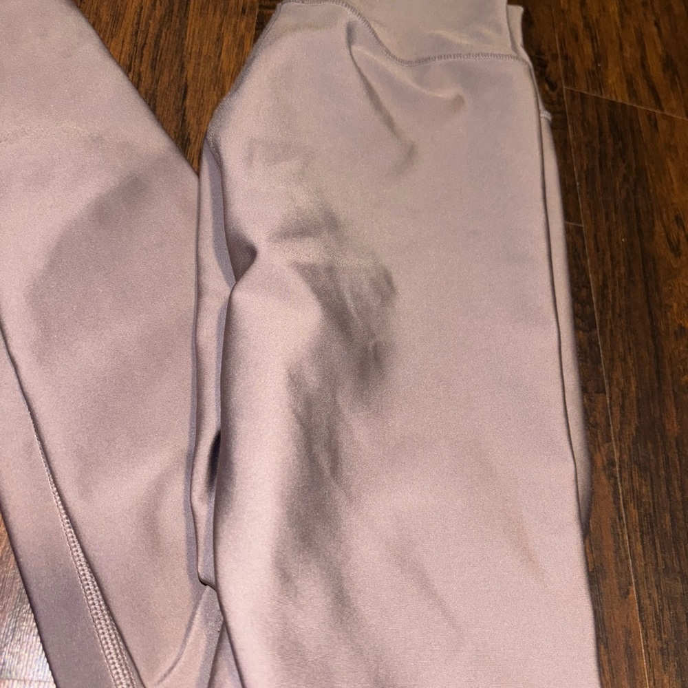ALO Yoga Leggings - Picture 6 of 6